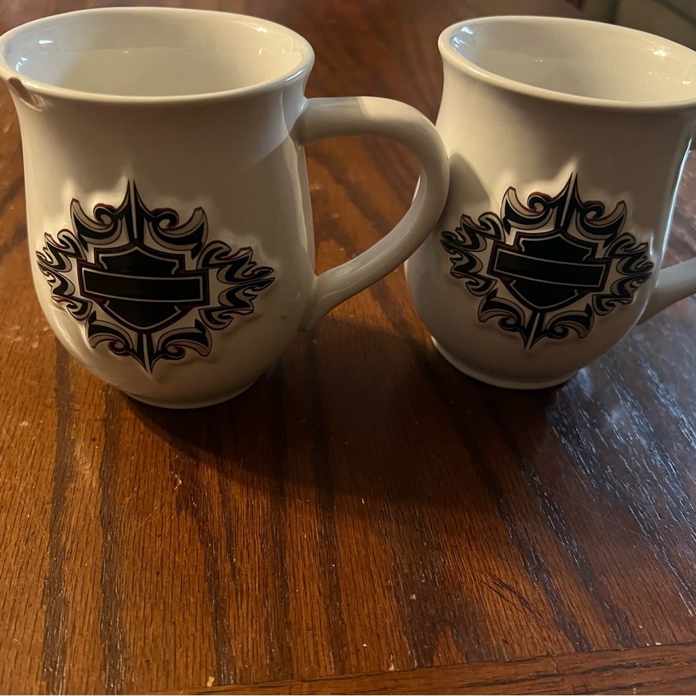 Harley-Davidson White Mugs with Black Logo